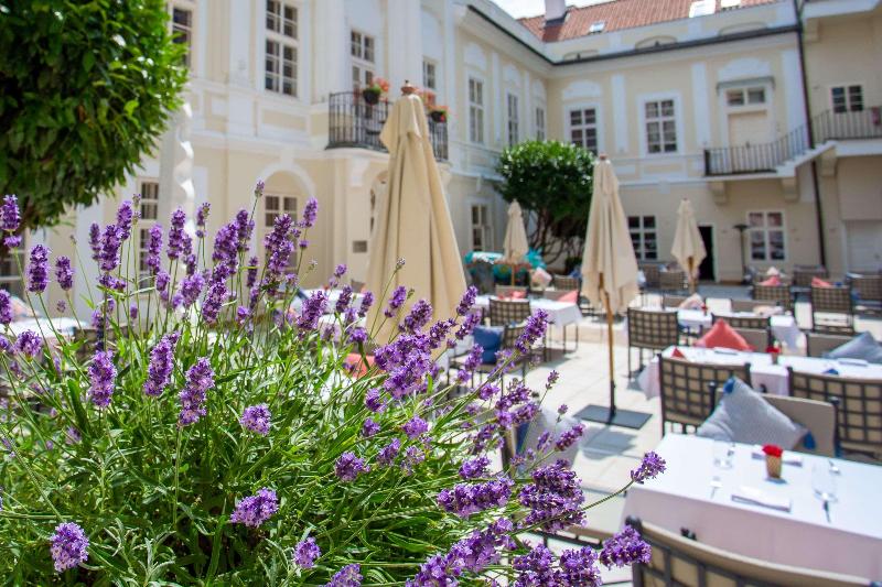 The Mozart Prague - Genel