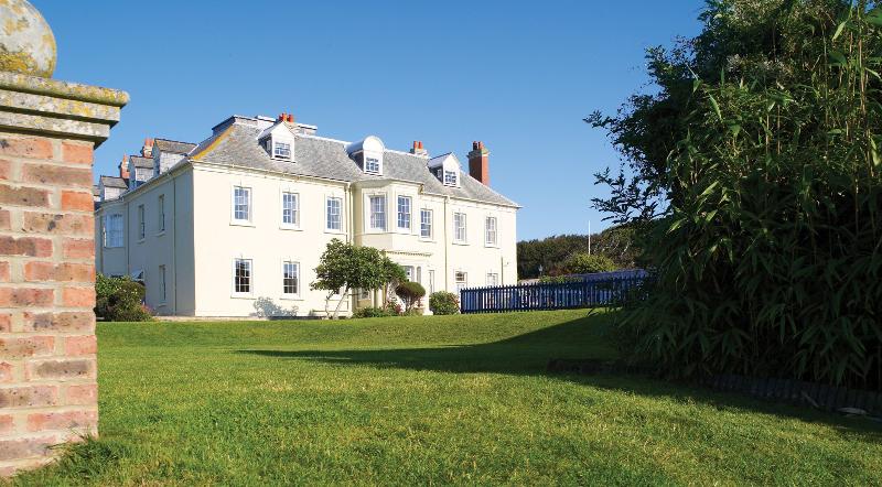 Moonfleet Manor - Genel
