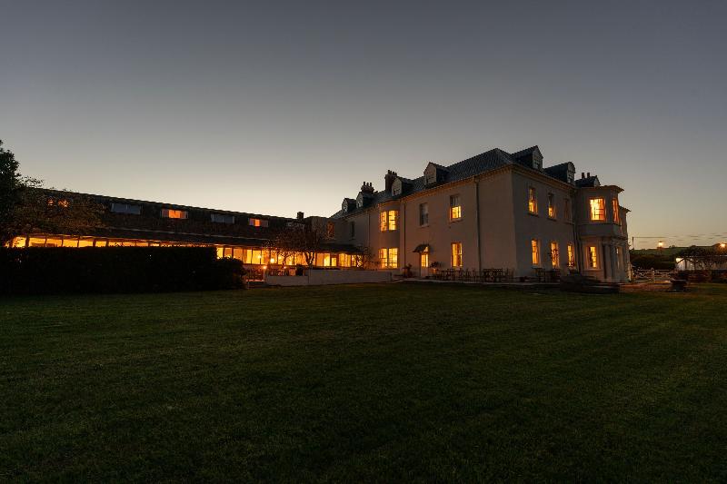 Moonfleet Manor - Genel