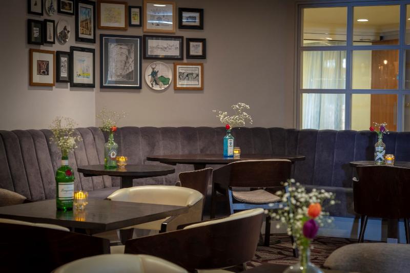 The Cambridge Belfry Hotel & Spa - Bar