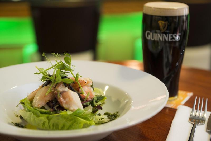 Kilmorey Arms Hotel - Bar
