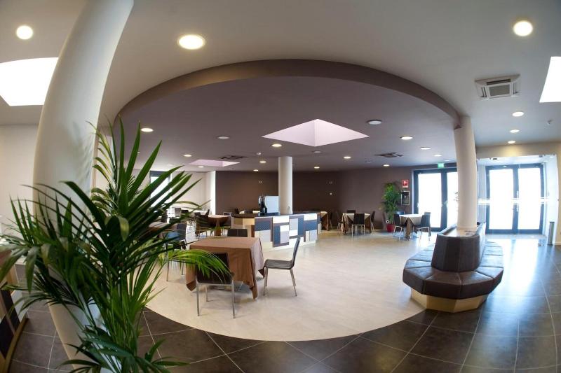 Hotel Camelia - Lobi