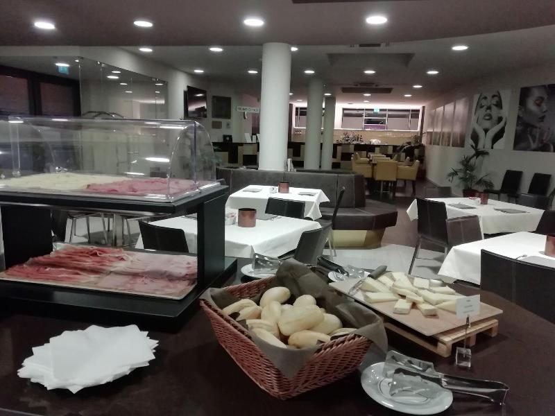 Hotel Camelia - Restoran