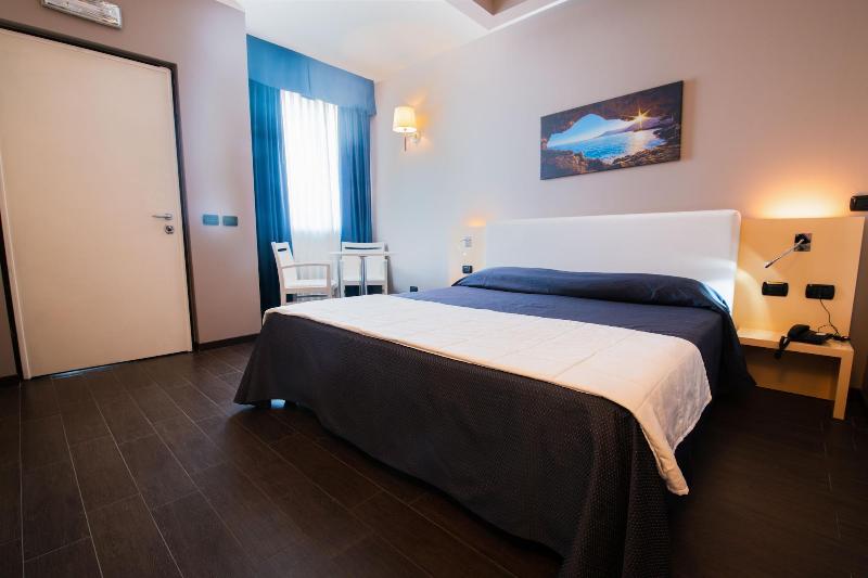 Hotel Mediterraneo - Oda