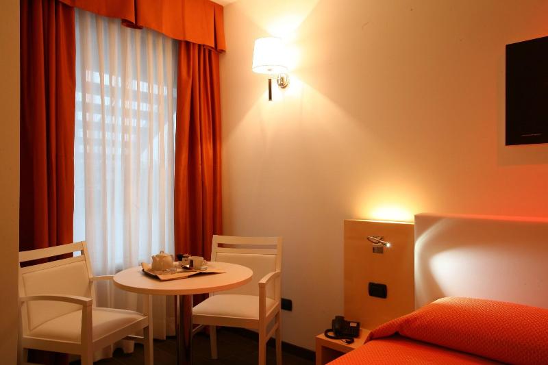 Hotel Mediterraneo - Oda