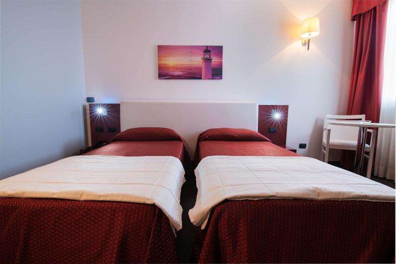 Hotel Mediterraneo - Oda