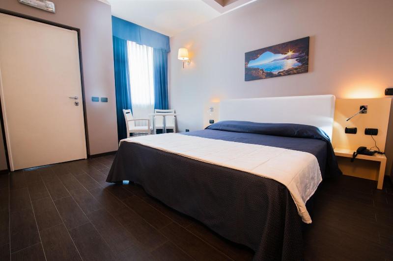 Hotel Mediterraneo - Oda