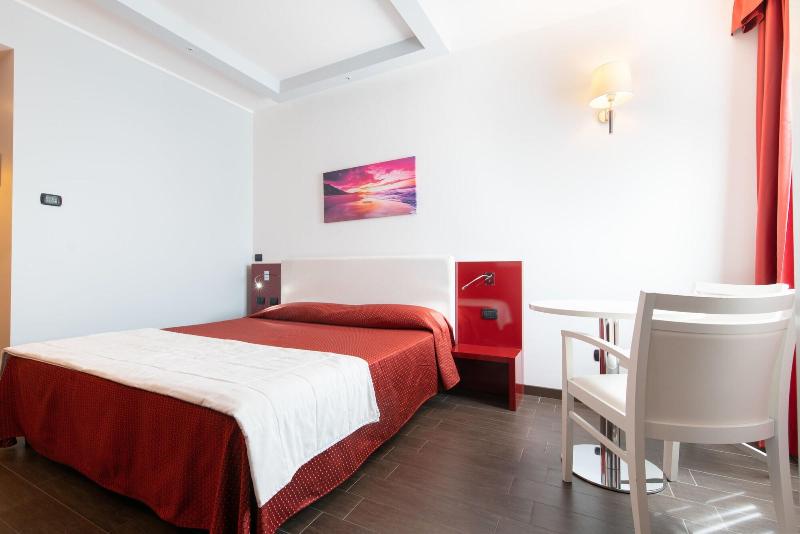 Hotel Mediterraneo - Oda