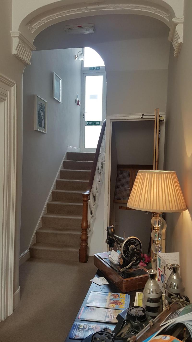 The Rocky Cove Bed & Breakfast - Lobi