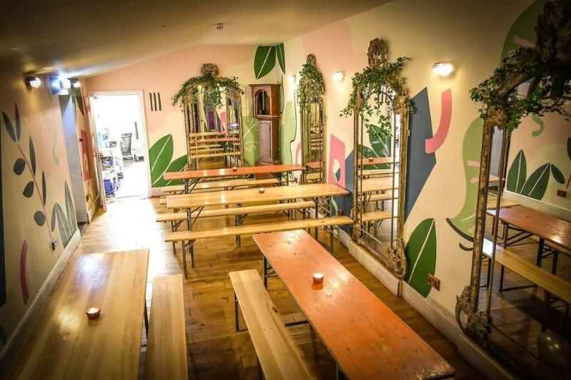 The Dark Horse Pub - Lobi