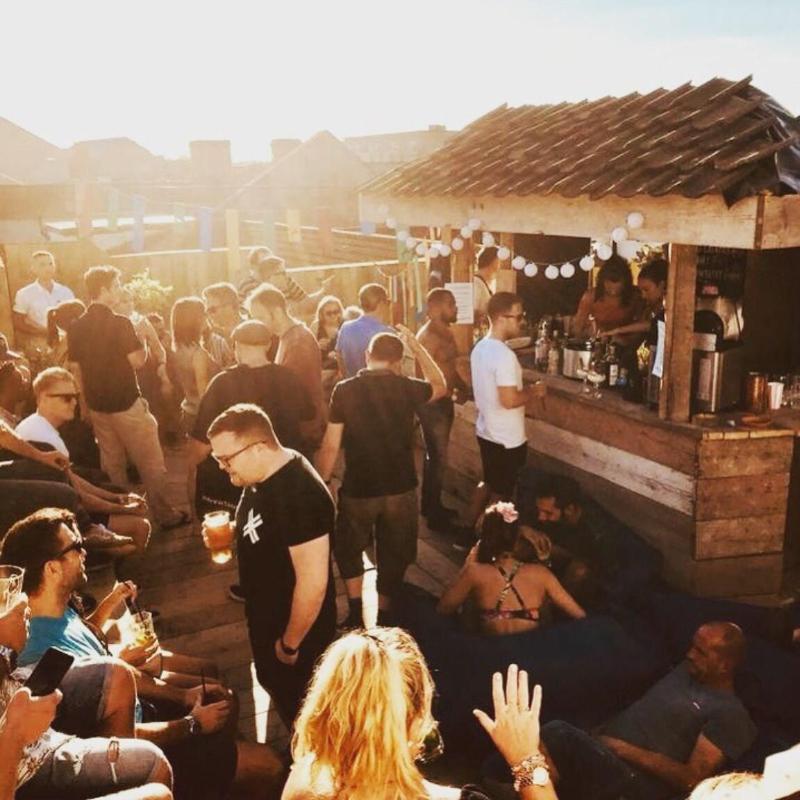 The Dark Horse Pub - Teras