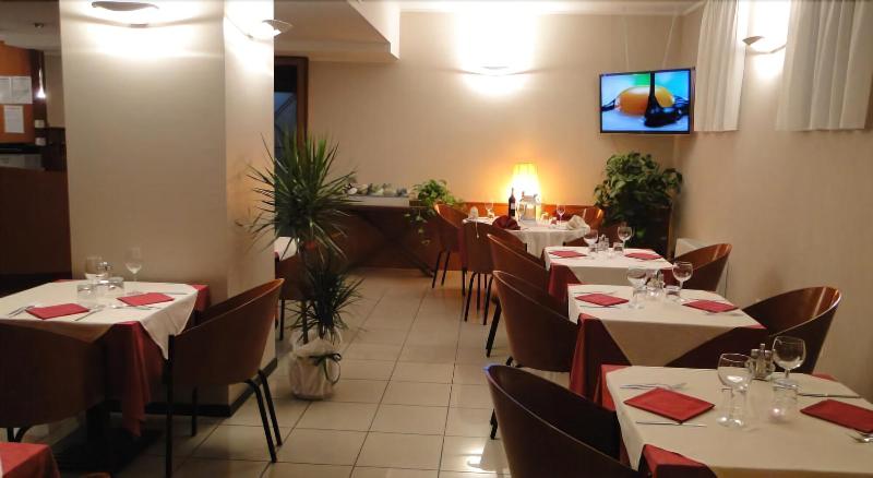 Hotel Moderno - Restoran