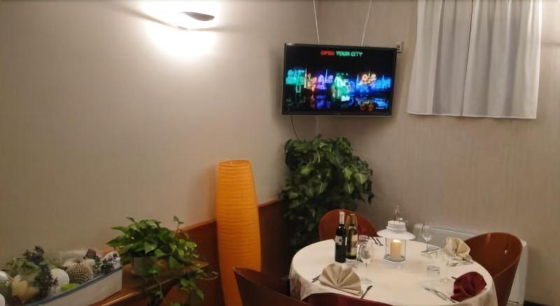 Hotel Moderno - Restoran