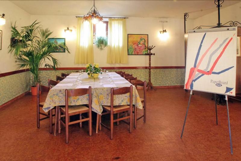 Albergo Il Castellino - Toplantı