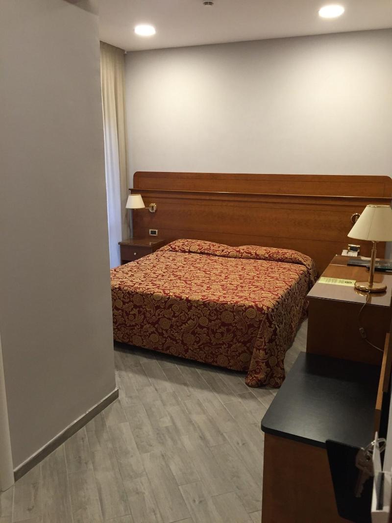 Hotel Excelsior - Oda