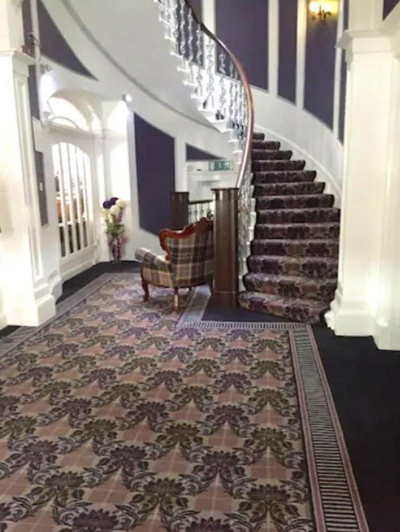 Tontine Hotel - Lobi
