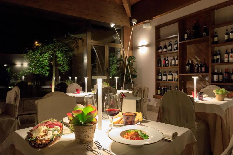 Brianteo Hotel And Restaurant - Restoran