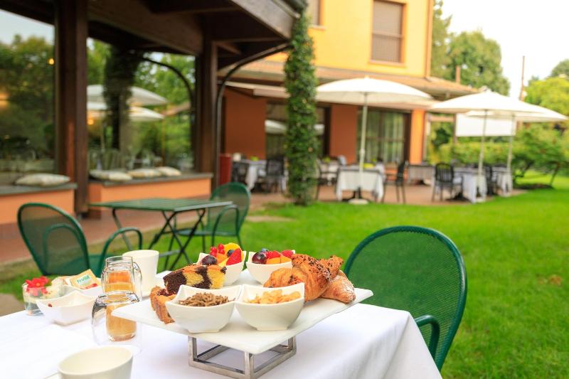 Brianteo Hotel And Restaurant - Restoran