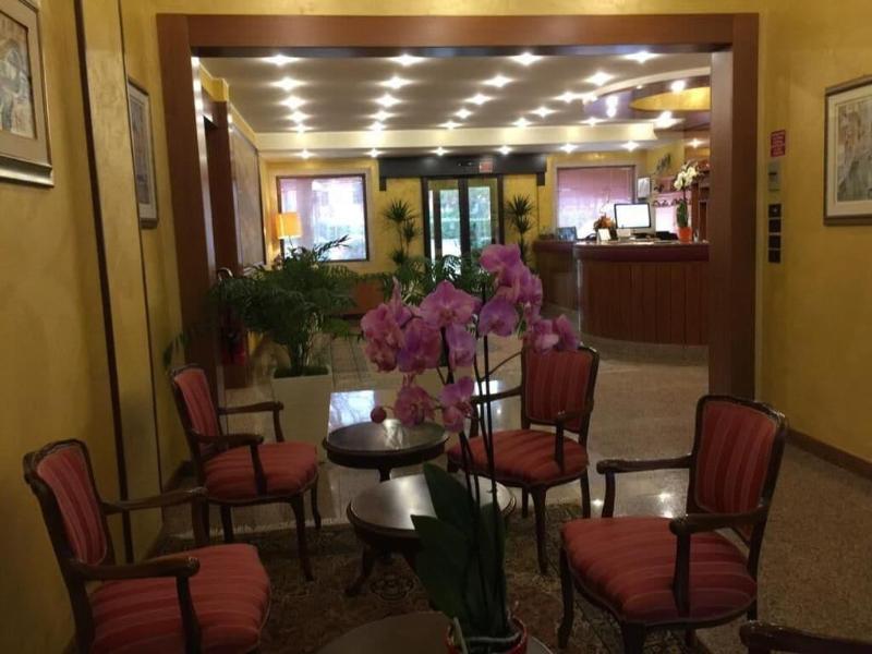 Hotel Garden - Lobi