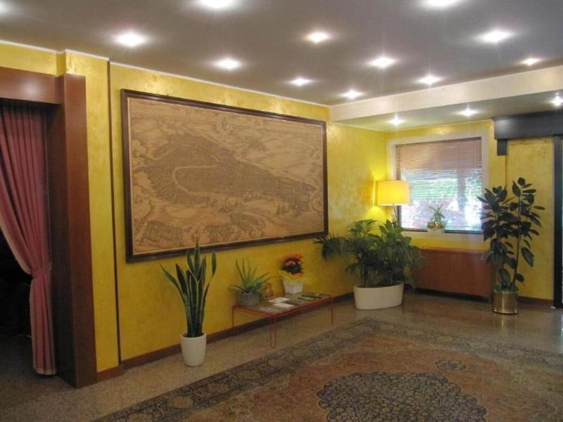 Hotel Garden - Lobi