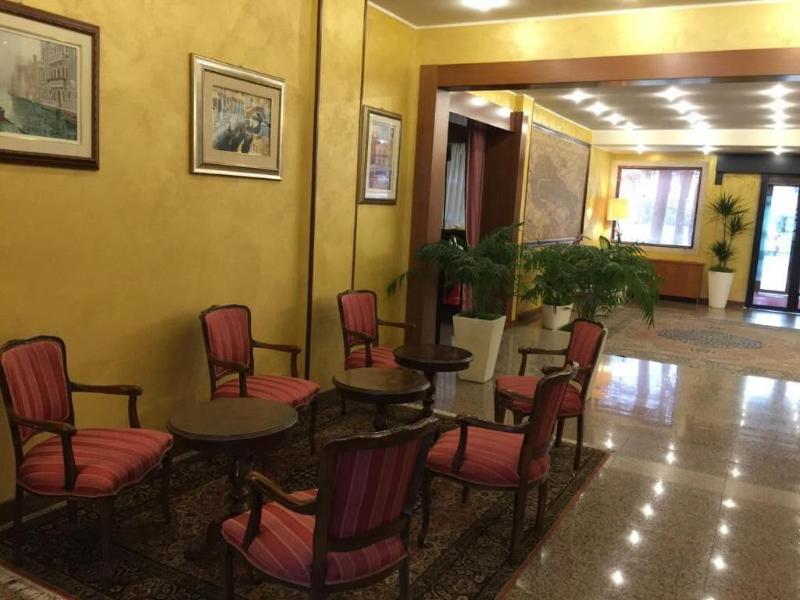 Hotel Garden - Lobi