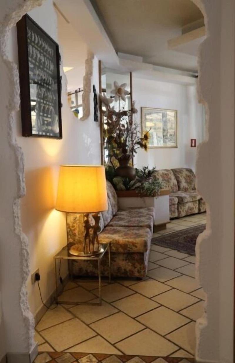 Hotel Berna - Lobi