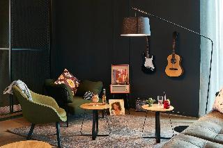 Moxy Chester fotoÄŸrafÄ±