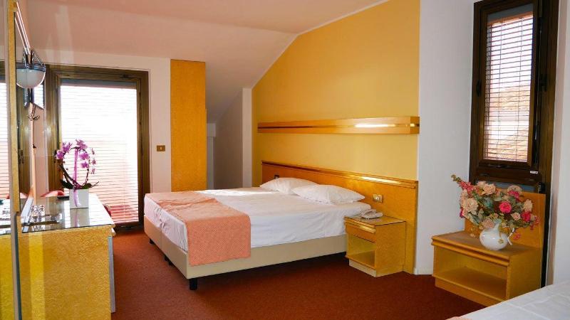 Hotel Antares - Oda