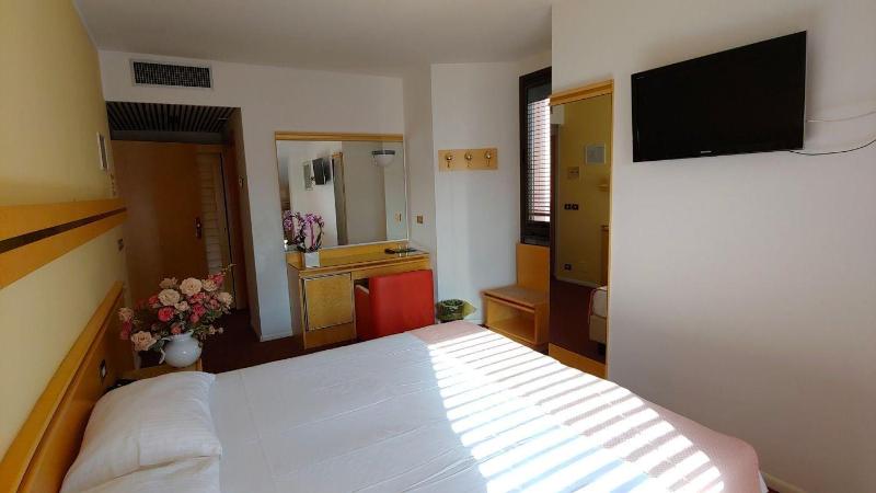 Hotel Antares - Oda
