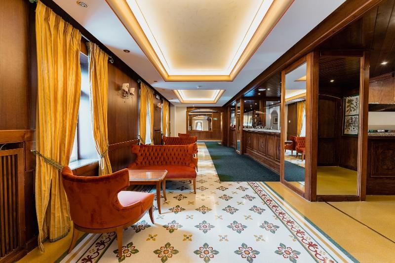 Hotel Serena - Lobi