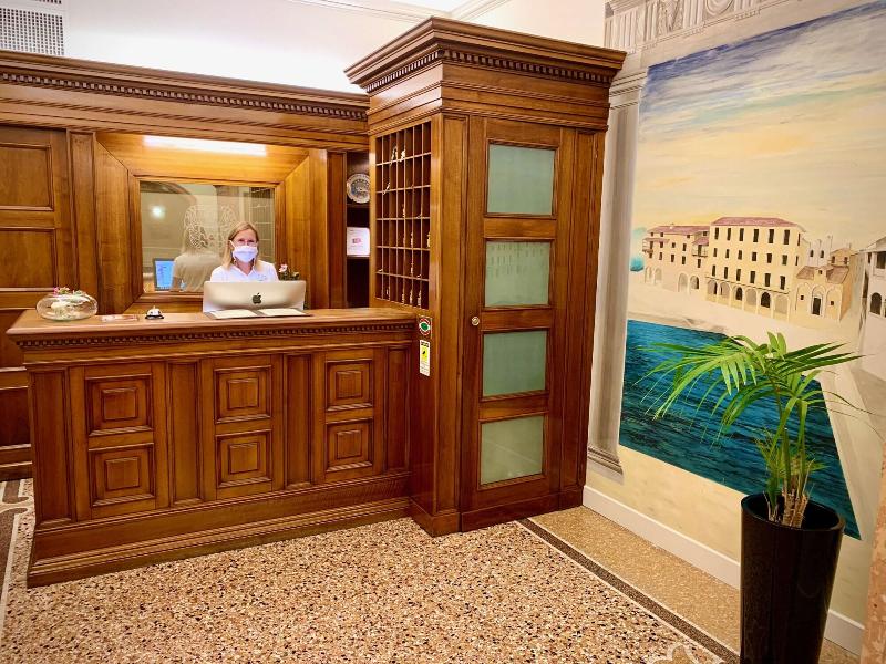 Albergo Ristorante Gardesana - Lobi