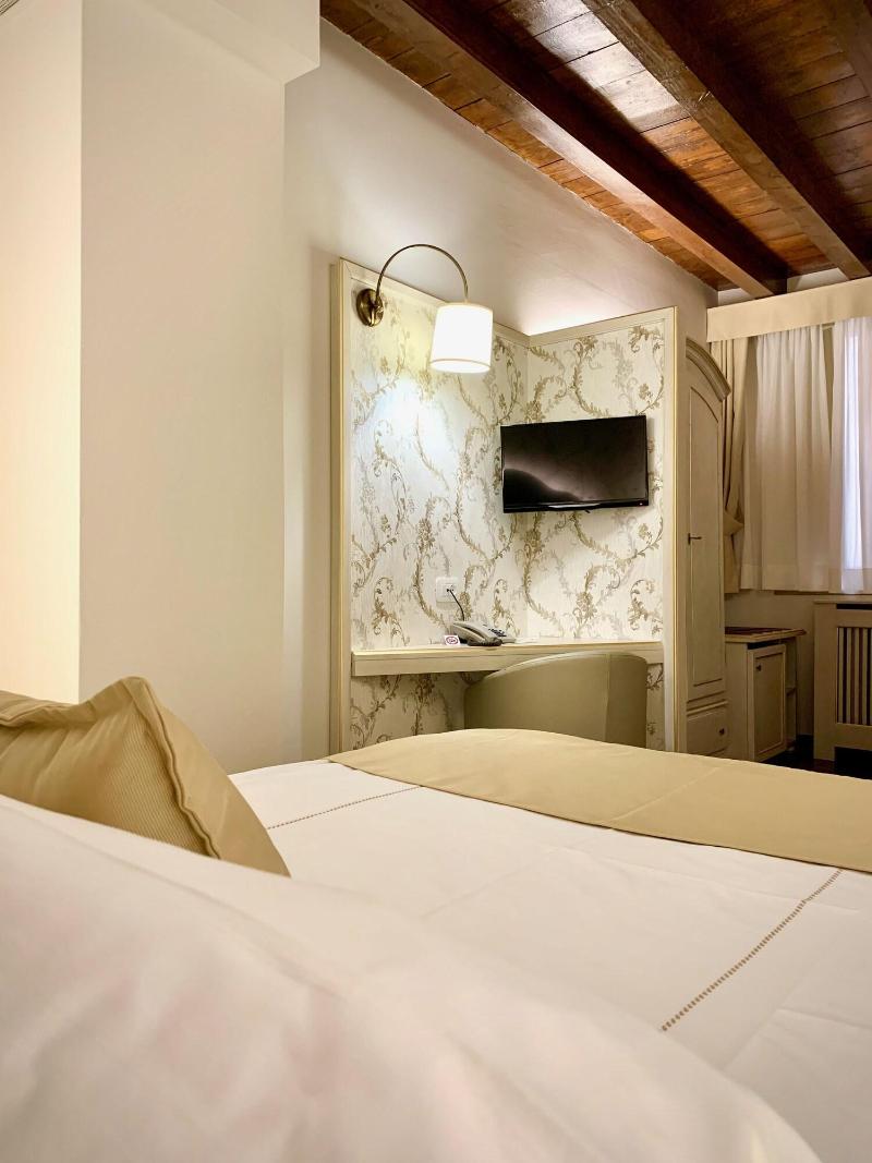Albergo Ristorante Gardesana - Oda