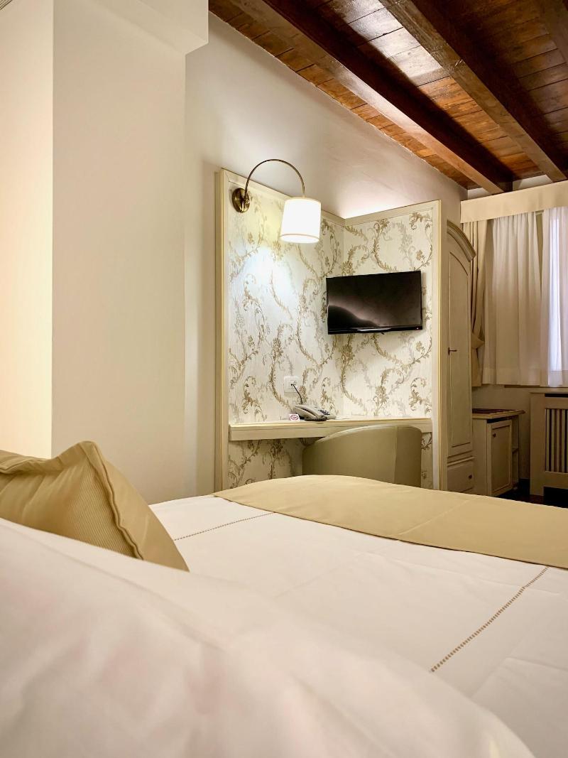 Albergo Ristorante Gardesana - Oda