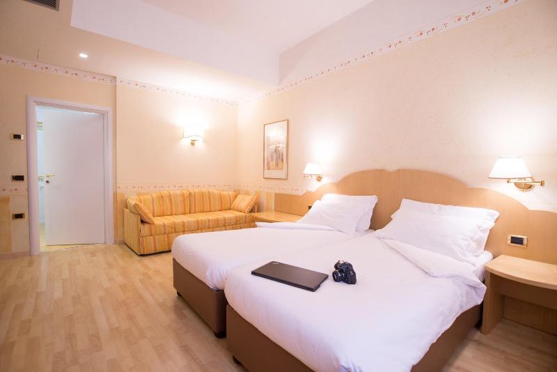Hotel America - Oda