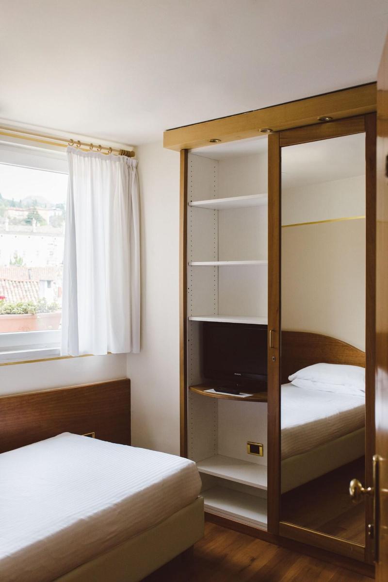 Hotel America - Oda