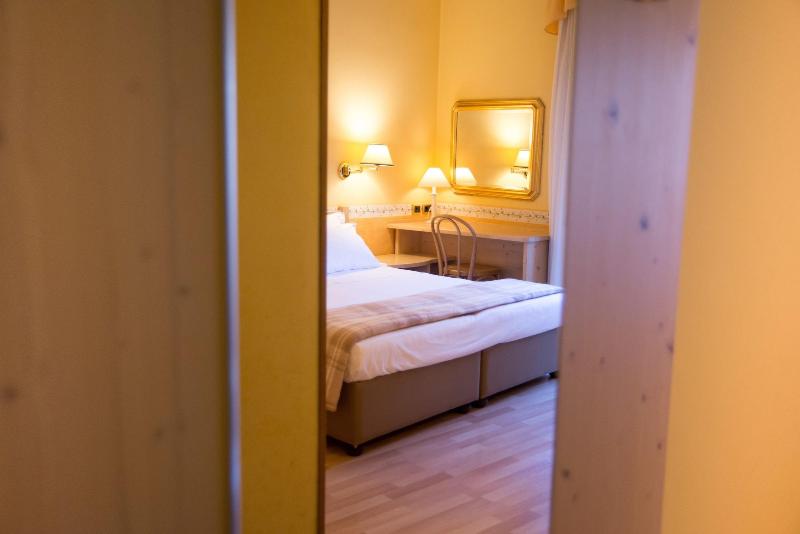 Hotel America - Oda