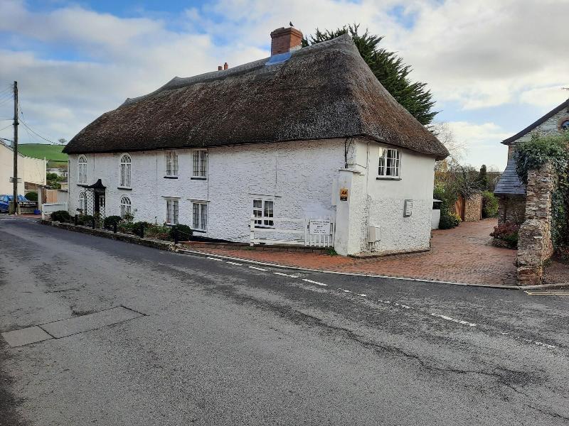 The White Cottage B&B - Genel
