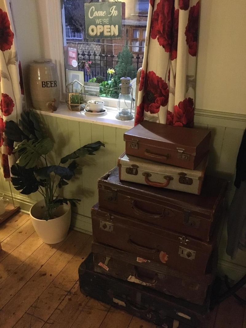 The Hollies Inn - Bar