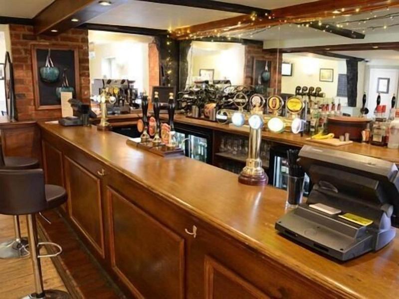 The Hollies Inn - Bar