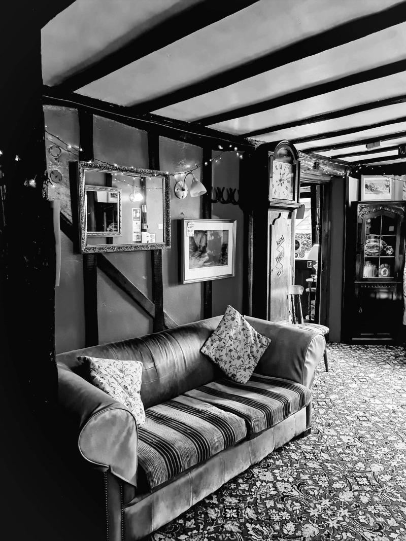 The Four Horseshoes - Lobi