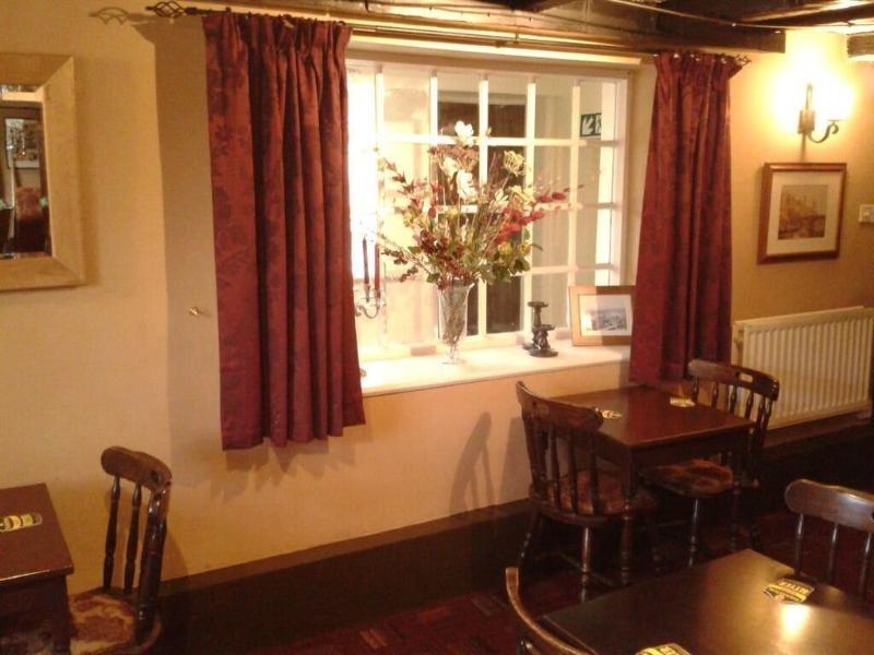 Old Coach House At The Golden Lion - Restoran