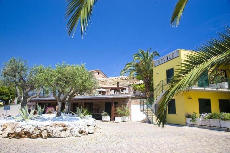 Hotel Le Cave - Genel