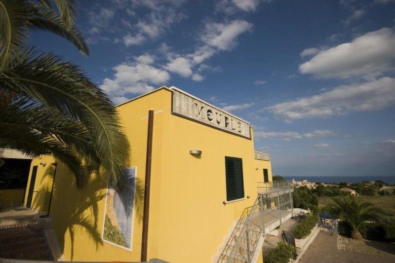 Hotel Le Cave - Genel