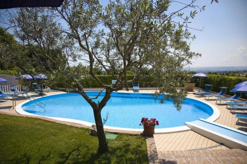 Hotel Le Cave - Havuz