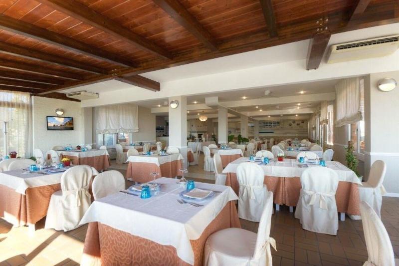 Hotel Le Cave - Restoran