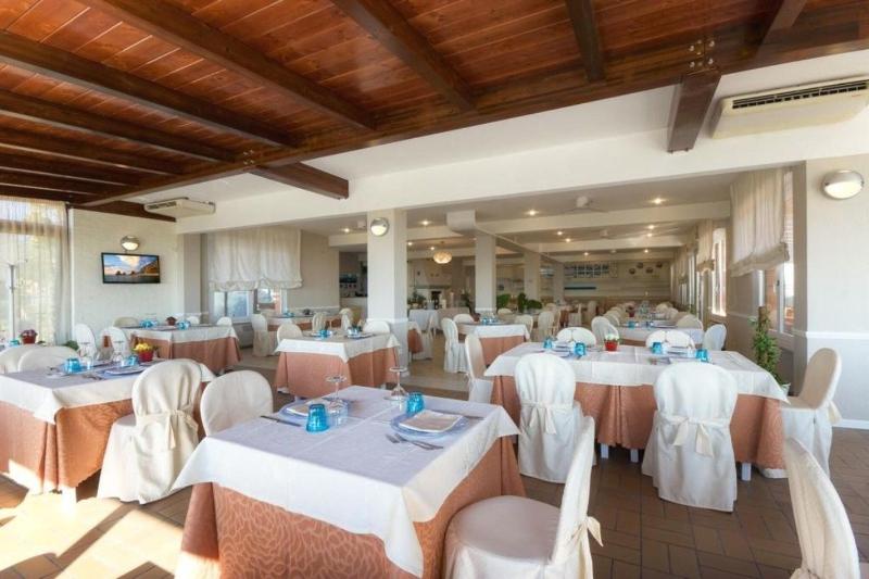 Hotel Le Cave - Restoran