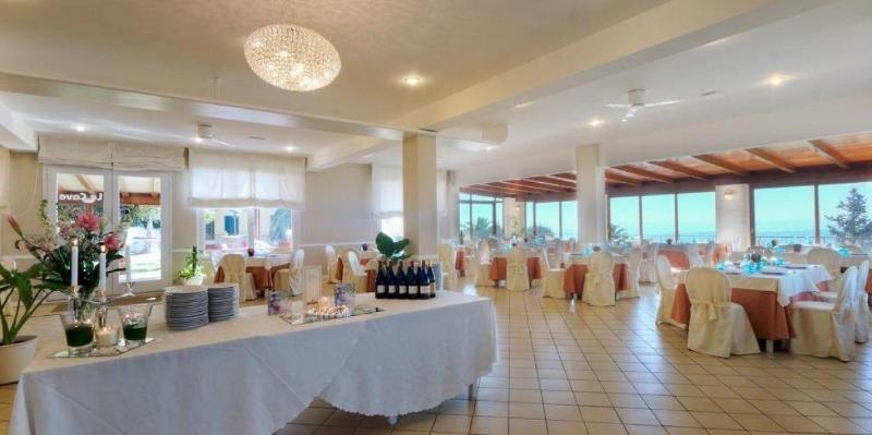 Hotel Le Cave - Restoran