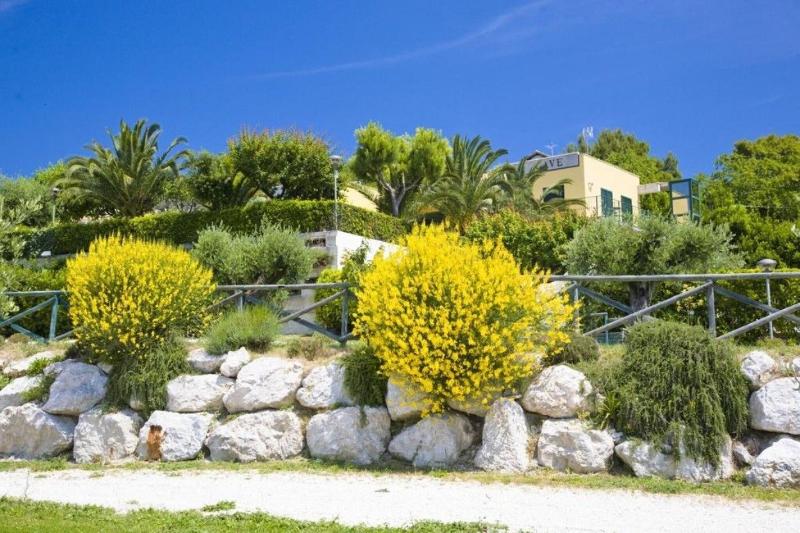 Hotel Le Cave - Teras