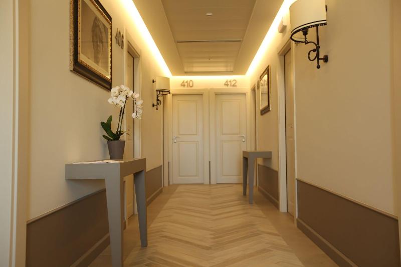 Hotel Ambassador - Lobi