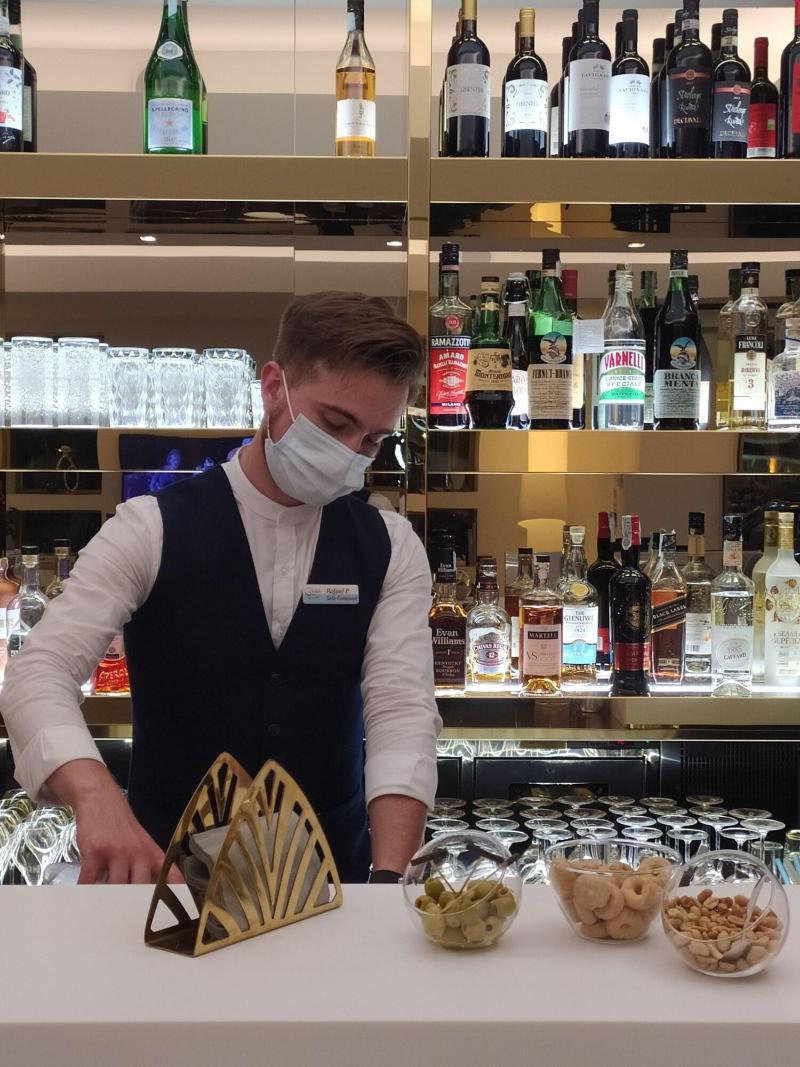 Ghibli Hotel - Bar